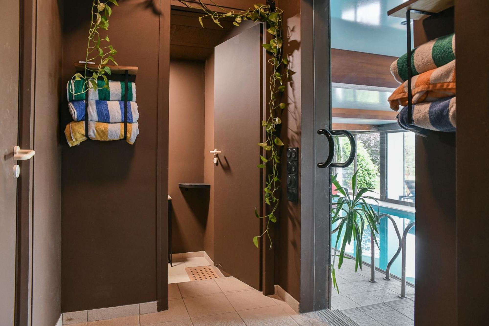Superbe Avec Piscine Interieure, Sauna, Jacuzzi Et Salle De Sport * Lucinges