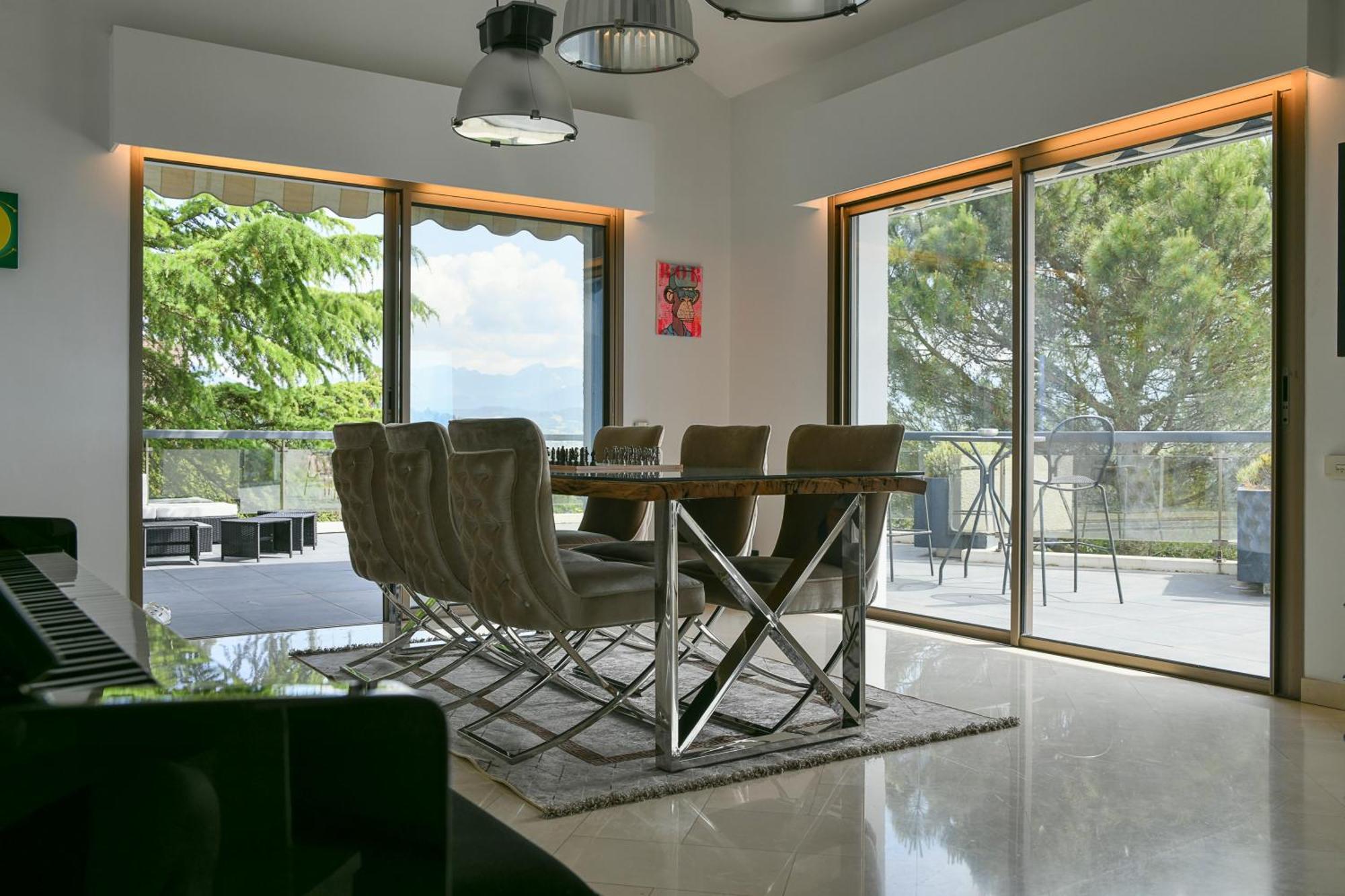 Superbe Avec Piscine Interieure, Sauna, Jacuzzi Et Salle De Sport Lucinges